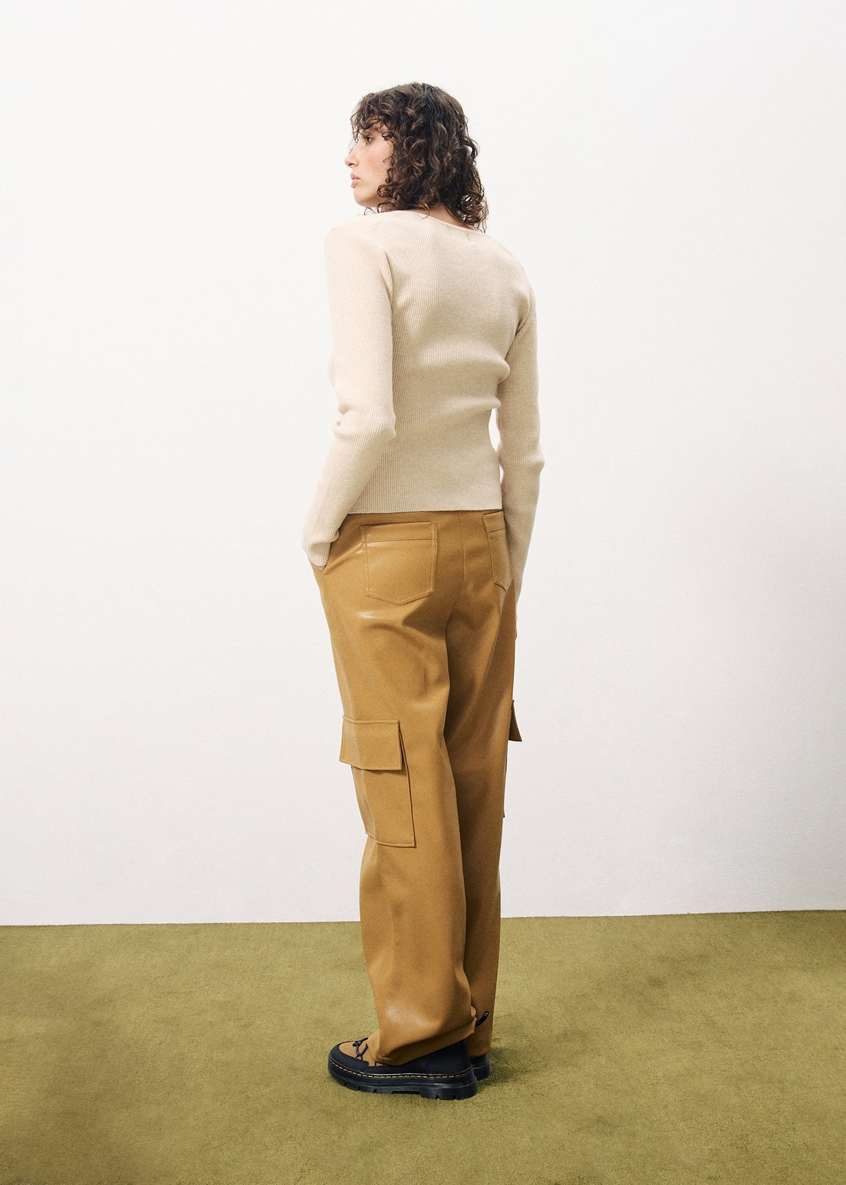 AINOA Beige Sweater