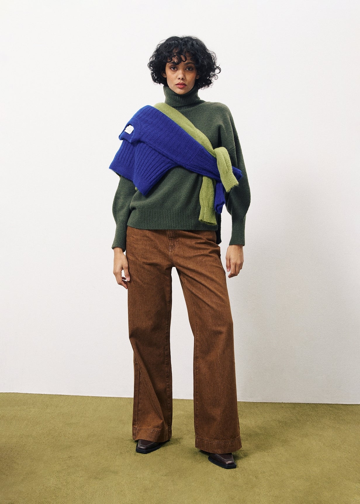 ARIETTE Green Sweater